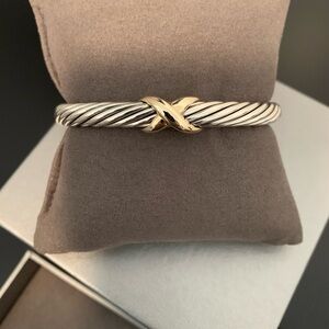 NIB Women’s David Yurman Crossover X Cuff Bracelet. Medium. SS w/14k accents.